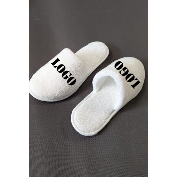 Fluffy slippers with logo