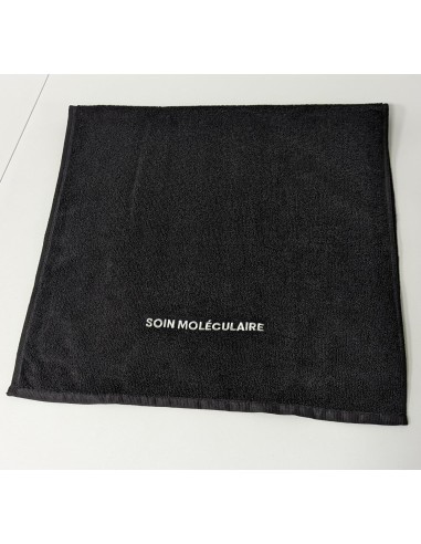 serviette publicitaire brodée teinture au pantone